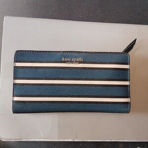 NWOT Kate Spade Stacy wallet.